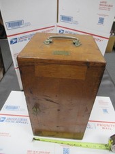 Antique Bois Armoire Vide Carl