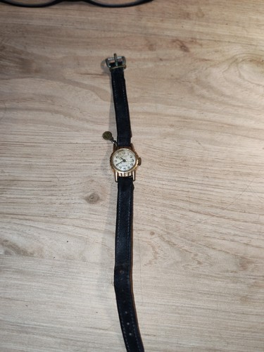 Montre mécanique ancienne - montre,