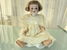 Ancienne poupée de collection tête porcelaine 56 cm. État voir photos.