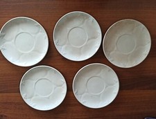 5 assiettes à dessert très