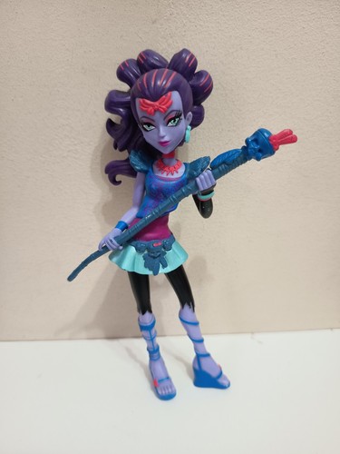 Monster high figure - high,