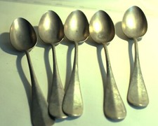 Cuillères en étain ancien