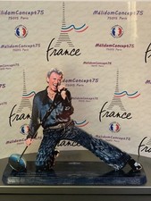 JOHNNY HALLYDAY en figurine en largeur de 30cm