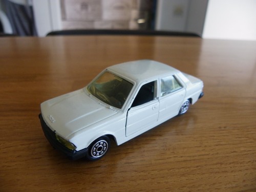 Peugeot 305 jet car norev - car,