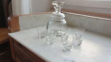 SERVICE A ALCOOL OU DIGESTIF COMPOSE D'UNE CARAFE GRAVEE ET DE 6 PETITS VERRES