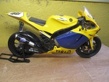 MOTO GP   1/12 YAMAHA YZR M1  VALENTINO ROSSI 2006 NEWRAY