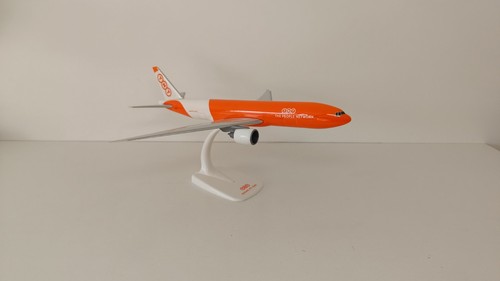 Boeing 777 200f tnt - 777-200f, maquette