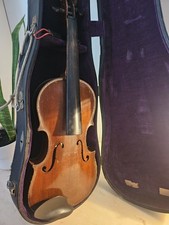 Violon ancien avec étui –