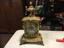 Pendule a poser en bronze