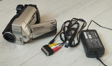 Caméra Hitachi VM-H755LE / Camescope Hi8  Avec chargeur et câble TV / Fonctionne