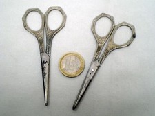 2 PETITES PAIRES DE CISEAUX ANCIENS COUTURE BRODERIE