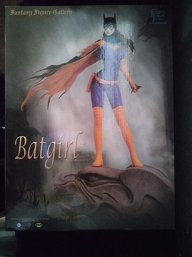 Rare batgirl fantasy - batgirl, figure