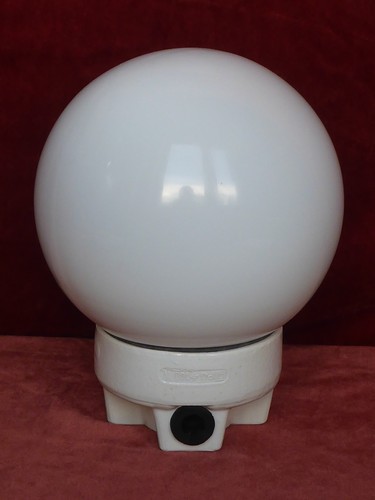 Ancienne lampe ronde - ancienne,