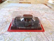 MERCEDES 220 D Noire 1968 IXO