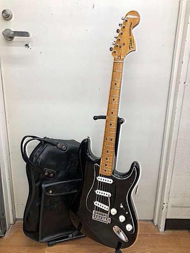 Tokai silver star stratocaster - silver,