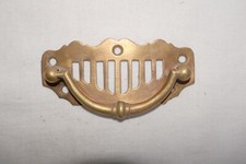 POIGNEE ANCIENNE de MEUBLE, en LAITON AJOURE, Art Déco (n°146)