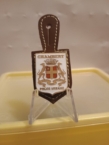 Pucelle insigne métal - -,