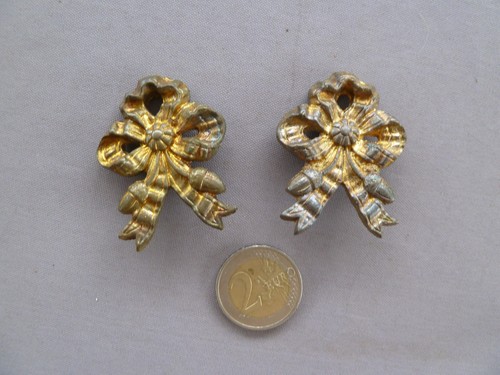 Ancienne paire cache clou - paire,
