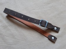 Jugulaire cuir date - , 1940
