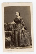 PHOTO CDV 1860, une femme pose