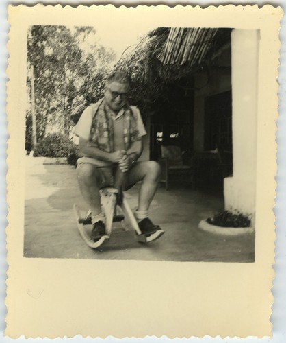 Photo ancienne homme jouet - ancienne,