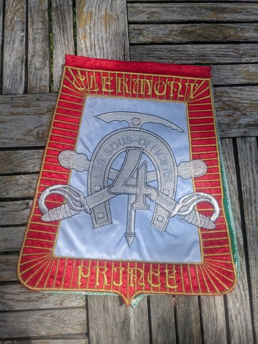 Fanion militaire brodé sous - militaire,