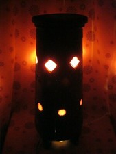 ART POPULAIRE SAVOIE? LAMPE DECORATIVE ANCIENNE BARATTE A BEURRE? CARREAU ROUGE