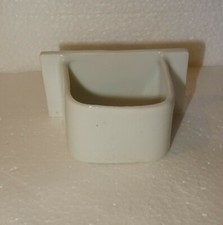 N°11 ANCIENNE MANGEOIRE POUR OISEAUX EN FAÏENCE BLANCHE 