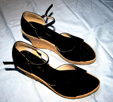 Paire d'espadrilles noires à talons compensés pointure 41 (ou 40 réellement)