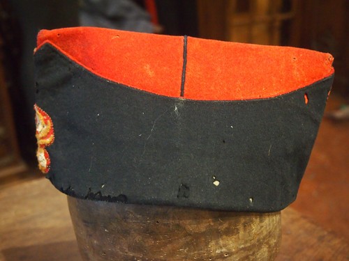 Bonnet police sous - de,
