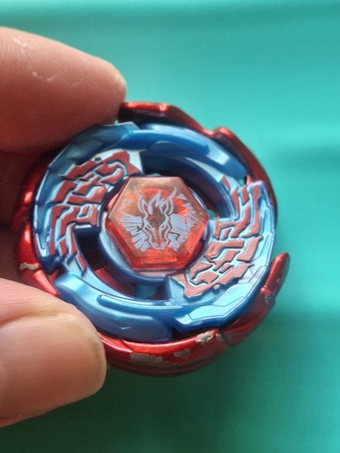 Hasbro beyblade metal - hasbro,