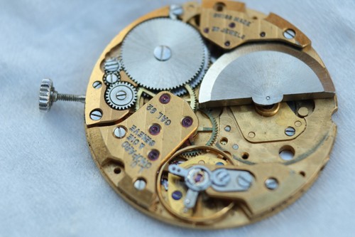 Mouvement montre micro - mouvement,