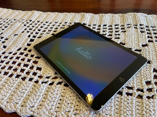 Apple ipad 5th gen - ipad,