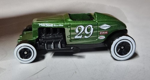 Hot wheels max - hot,