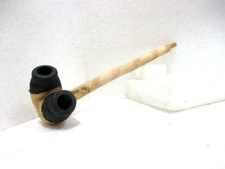 Pipe à double foyer en terre et bois africaine