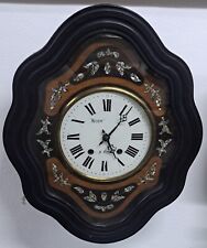 Ancienne horloge murale du