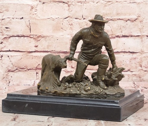 Sculpture bronze un - sculpture, en
