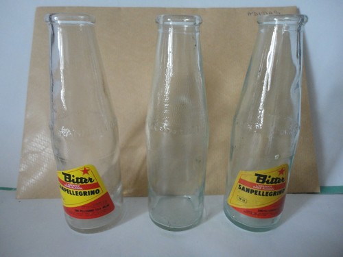 Petites bouteilles vides - , et