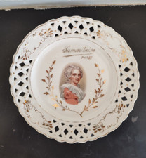 Petite assiette en porcelaine