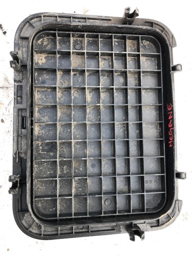 Porte boite gant plancher - porte, a