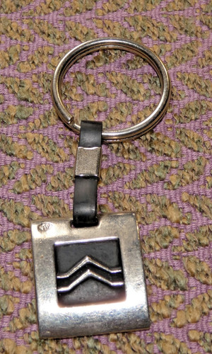 Ancien porte clés acier - , logo