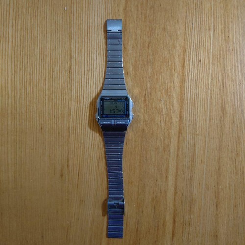 Montre numérique casio data - numérique,