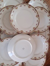 Service porcelaine à dessert  12 assiettes + 1 plat