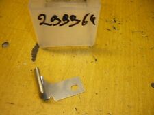 agrafe bordure gauche piaggio vespa  299964 et2 et4 lx lxv s 50 125 150