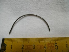 Aiguille courbe à piquer Longueur 65 mm chas latéral Ø 40 mm couture