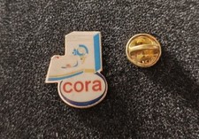 Pin's Cora Chemise Hypermarché Magasin Commerce Fer À Repasser Machine- Pin  L10