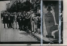 1968 Press Photo Public