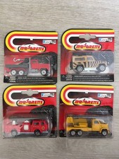 Lot de 4 anciennes voitures