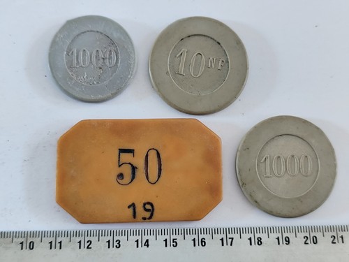 Lot jetons plaque casino - lot,