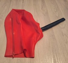 Cagoule en latex avec tube